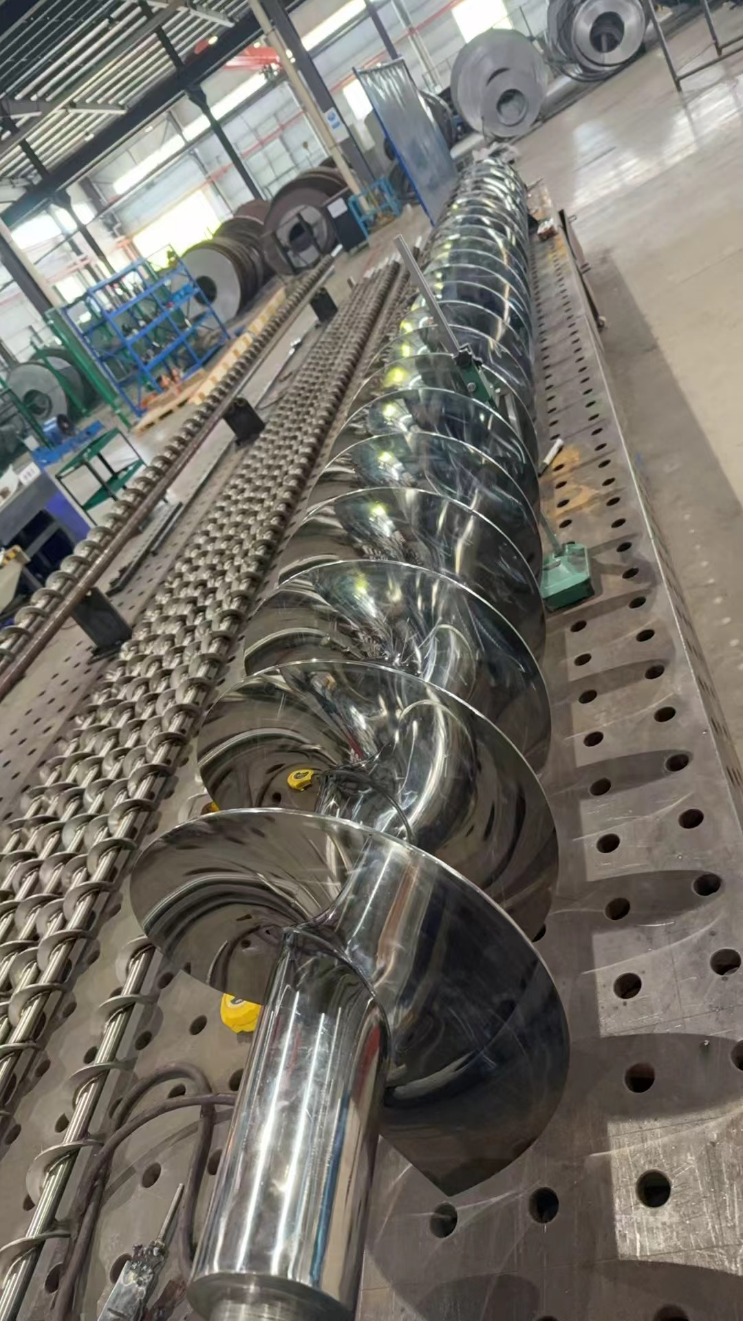 continuous flight auger